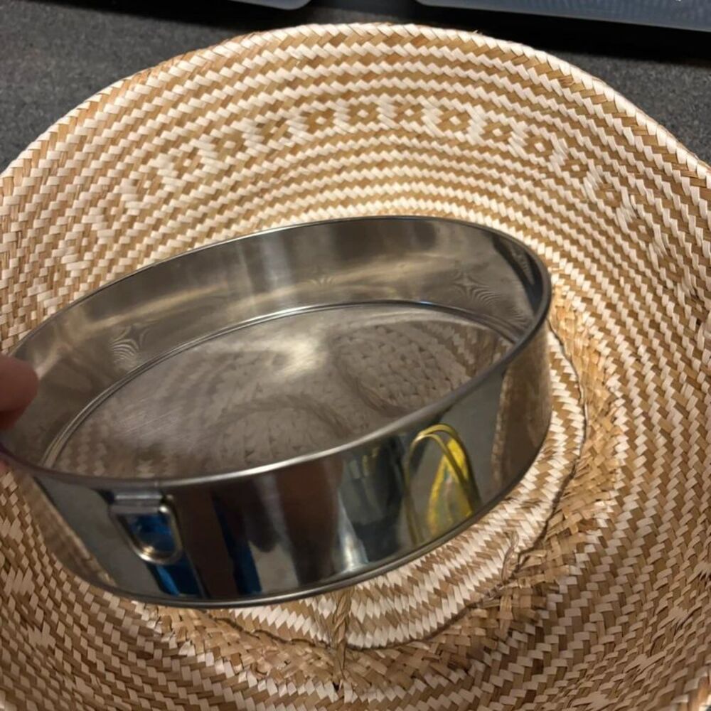 Stainless steel mesh flour sifter